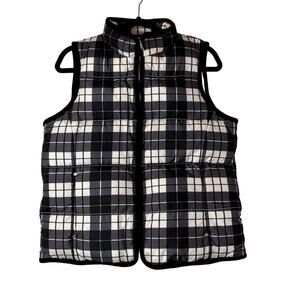 nautica Puffer Women’s sleeveless Zip Up Vest, Size M with silver button accents